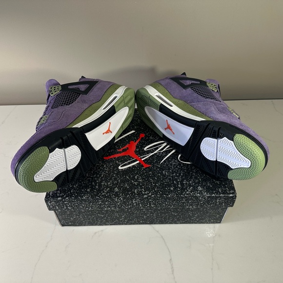 BRAND NEW WMNS AIR JORDAN 4 RETRO CANYON PURPLE SIZE US 12 - Picture 6 of 11